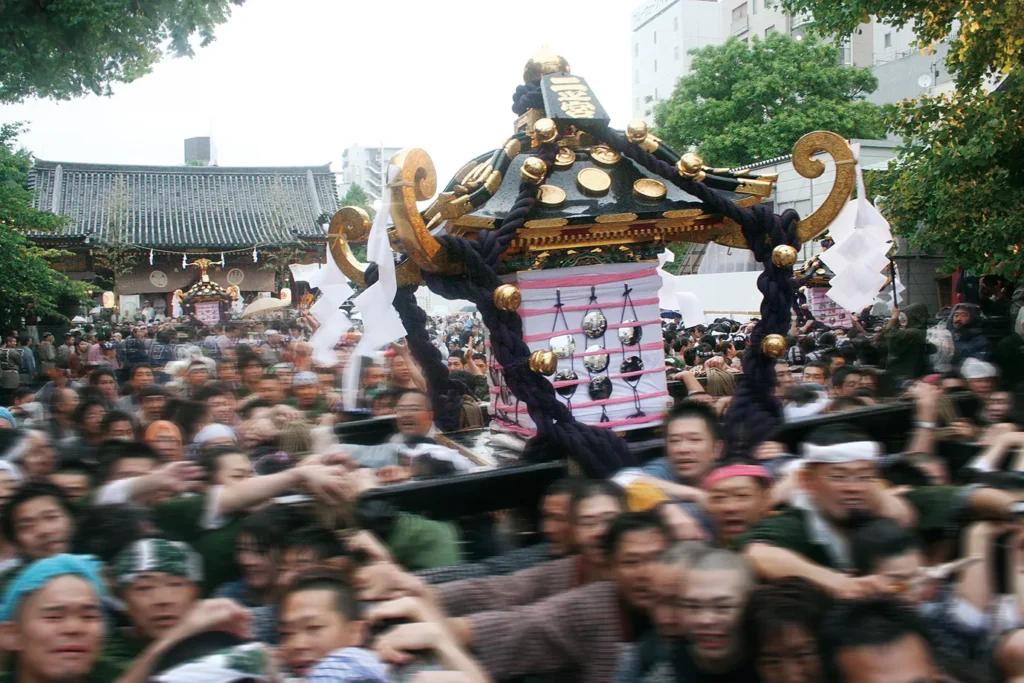 三社祭 神輿 担ぎ手